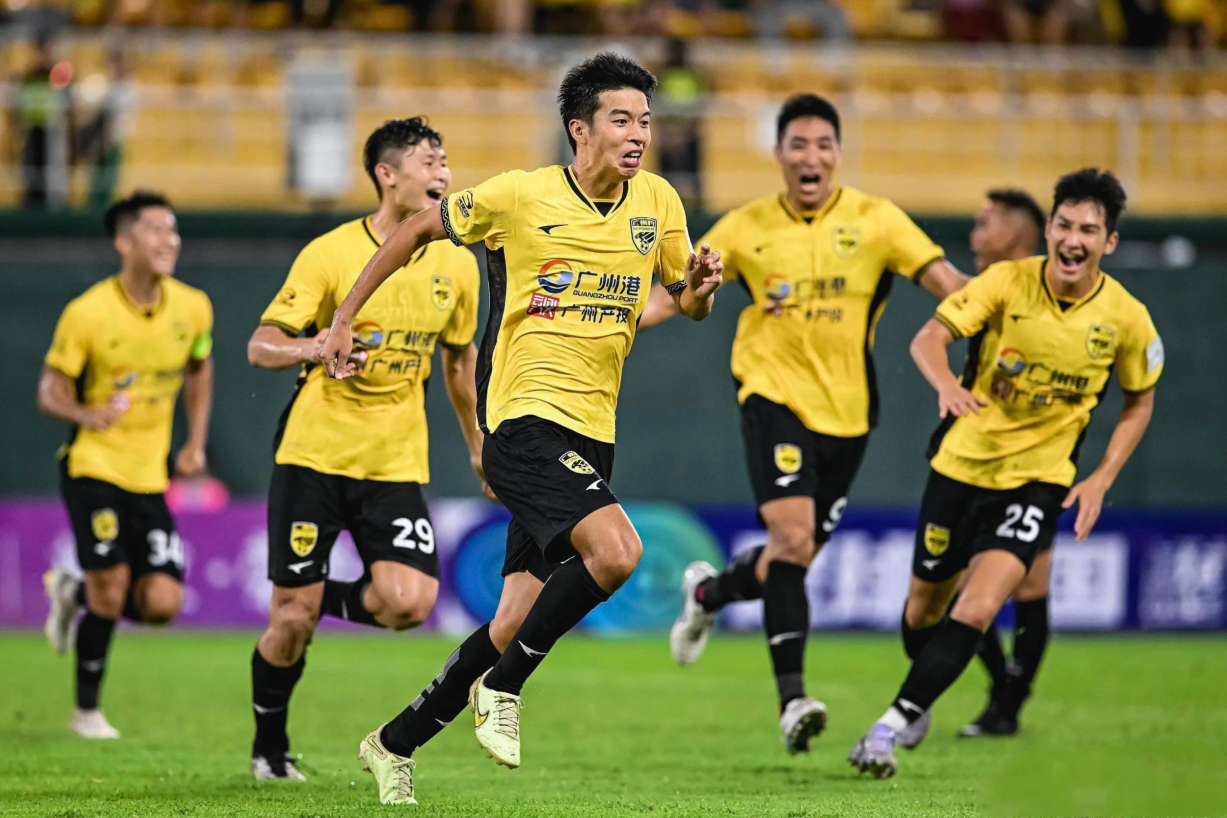 九游app下载赛地聚焦：德甲今晨热度飙升，里昂门线救险，话题不断，临场指挥获称赞的简单介绍